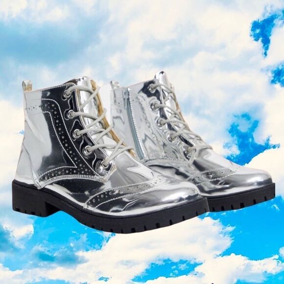 Silver Baroque Wingtip Boots size 6 women’s box included (NWT) - Picture 6 of 7